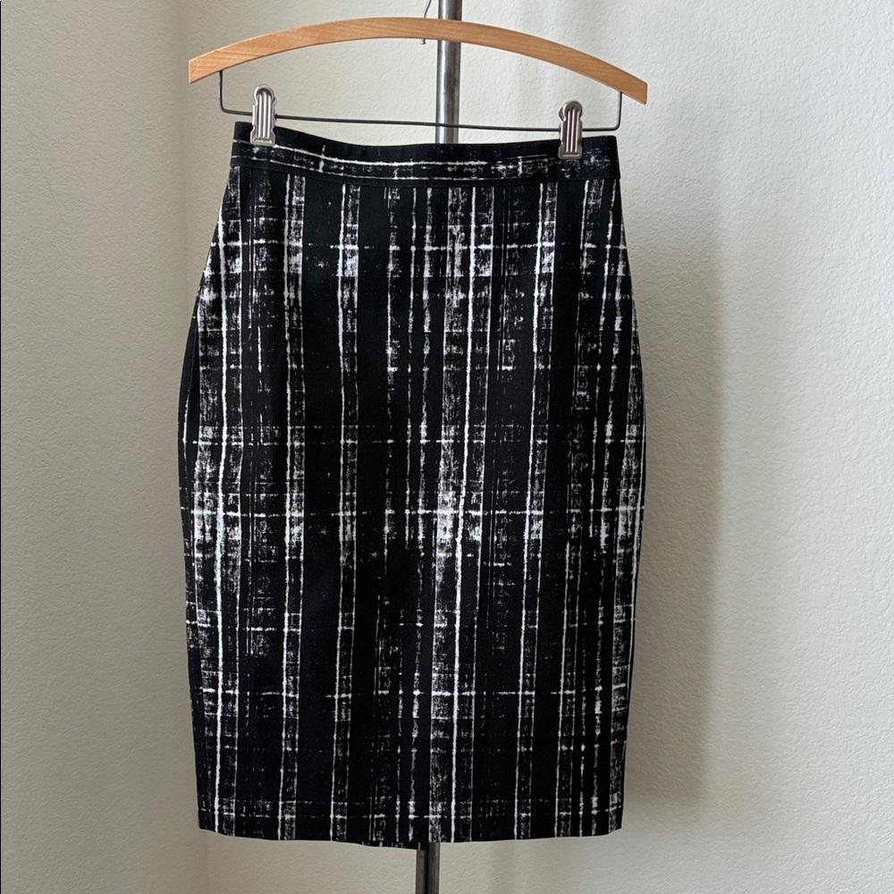 Banana Republic sz 2 Black and White Abstract Print Pencil Skirt Office Goth